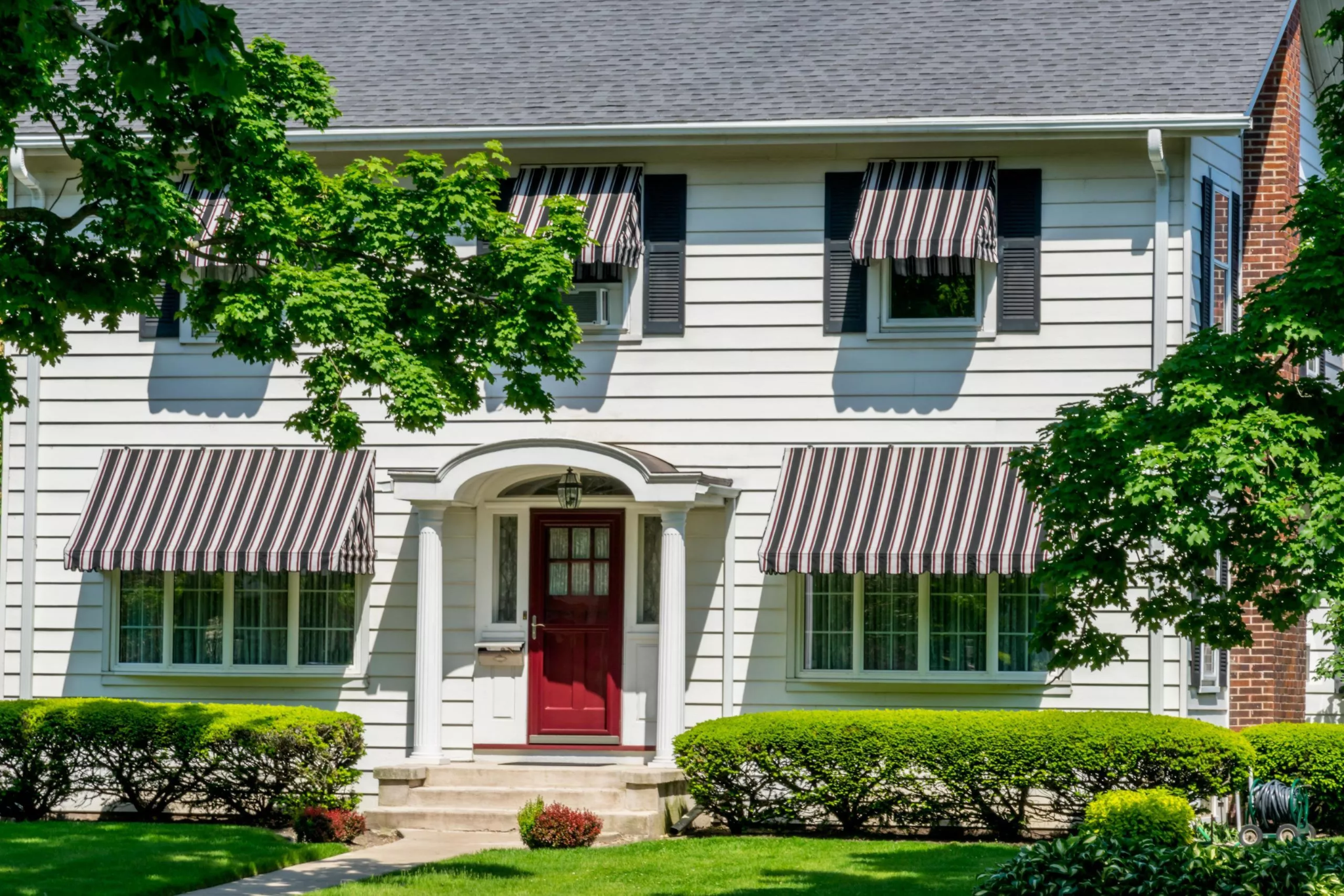 5 Benefits of Installing Aluminum Awnings on Your Home